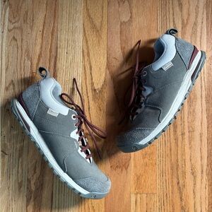 Women’s Oboz Walking Shoes